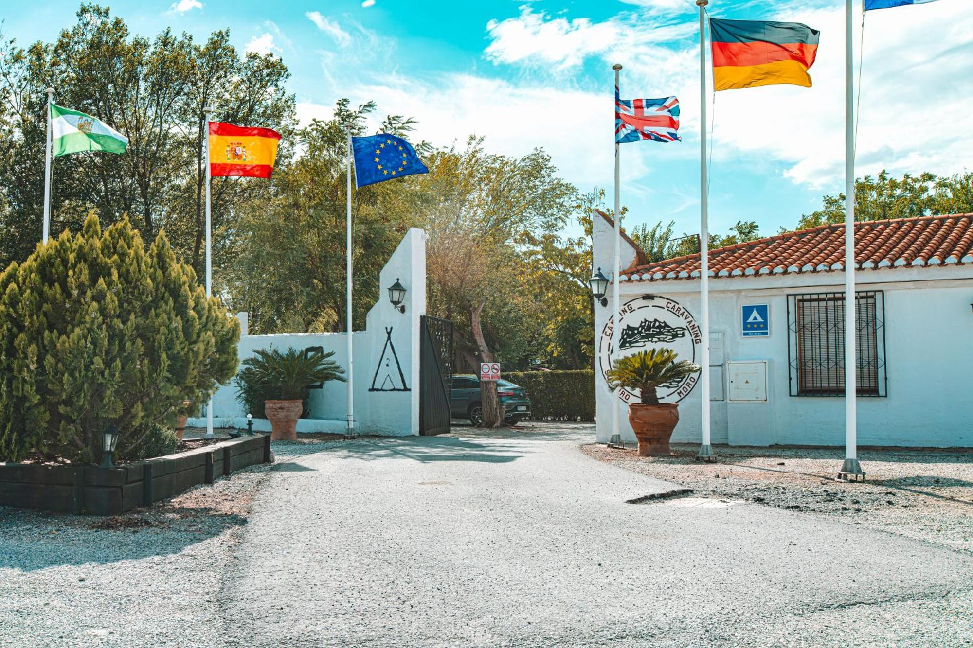 Otura Camping & Bungalows Suspiro Del Moro المظهر الخارجي الصورة